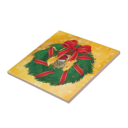 Niedlicher Chipmunk Weihnachtskranz Fliese (Seite)