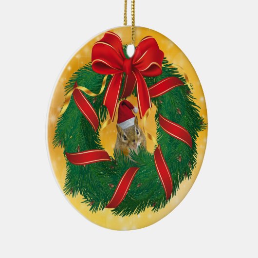 Niedlicher Chipmunk Weihnachtskranz Keramikornament (Rechts)