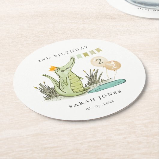 Niedlicher Chomp-Alligator im Sumpf jedes Lebensal Runder Pappuntersetzer (Angewinkelt)