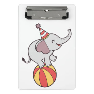 Niedlicher Circus Elephant on Ball - Geburtstagspa Mini Klemmbrett