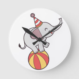 Niedlicher Circus Elephant on Ball - Geburtstagspa Runde Wanduhr