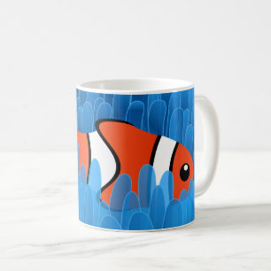 Niedlicher Clownfisch und schöner grüner Blauer An Kaffeetasse