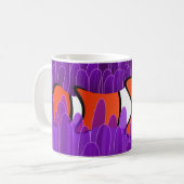 Niedlicher Clownfisch und schöner Lila Meeresanemo Kaffeetasse (Vorderseite Links)