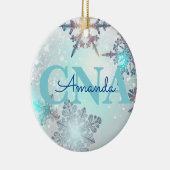 Niedlicher CNA Ice Blue Snowflake Personalisierter Keramik Ornament (Rechts)