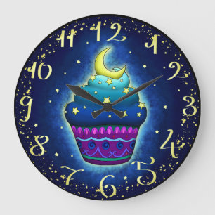 Niedlicher Cupake mit Mond und Sternen Große Wanduhr