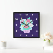 Niedlicher Cupcake und Happy Ice Creme Quadratische Wanduhr (Zuhause)