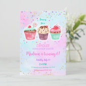 Niedlicher Cupcake zum Geburtstag Einladung (Stehend Vorderseite)