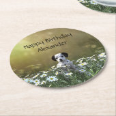 Niedlicher Dalmatiner Welpe in Daisies Runder Pappuntersetzer (Angewinkelt)