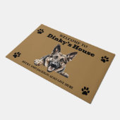 Niedlicher deutscher Schäferhund Fußmatte (Schrägansicht)