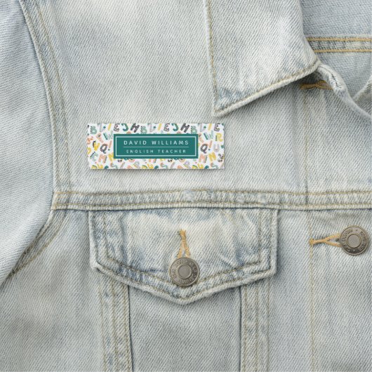 Niedlicher Dinosaur Alphabet Muster Custom Teacher Namensschild (Beispiel)