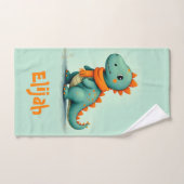 Niedlicher Dinosaurier mit einem Orangen Scarf Badhandtuch Set (Handtuch)