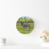 Niedlicher Donkey Gray Burro in Weide Runde Wanduhr (Zuhause)