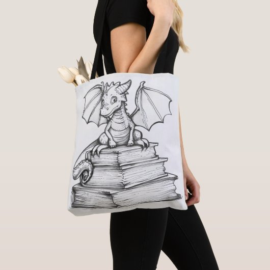 Niedlicher Drache und Bücher Tasche (Von Nahem)