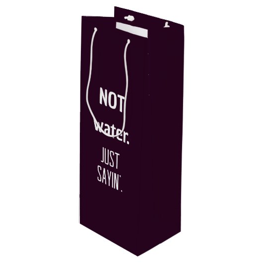 Niedlicher dunkler Roter Wein mit leuchtenden Farb Geschenktüte Für Weinflaschen (Vorderseite Schrägansicht)