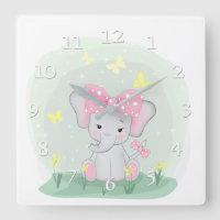 Niedlicher Elefant mit einem rosa Bug in einer Cl