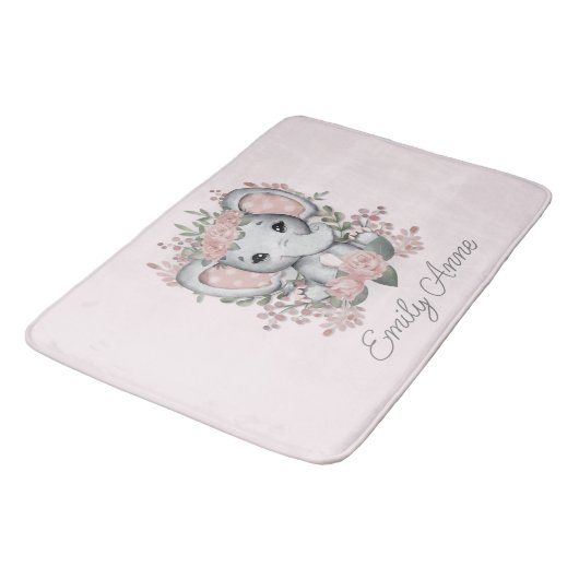 Niedlicher Elefant Rosa Blumengrün Kindername Badematte (Schrägansicht)