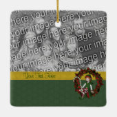 Niedlicher Elf im Foto des Wreath Holiday Keramikornament (Rückseite)