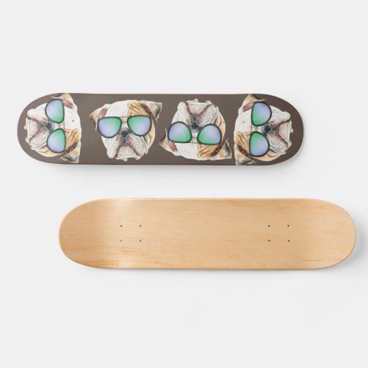 Niedlicher englischer Bulldog mit Sonnenbrille, lu Skateboard (Horizontal)