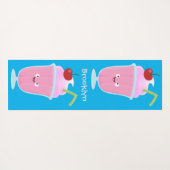 Niedlicher Erdbeereis Sundae Cartoon Yogamatte (Rückseite (Horizontal))