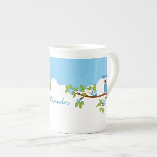 Niedlicher Eulen-Junge auf einer Porzellantasse (Vorderseite Rechts)