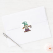 Niedlicher Fall Gnome mit Kaffee-Tasse Runder Aufkleber (Umschlag)