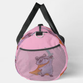 Niedlicher Fantasy-Waschbärkrieger mit Schwert und Duffle Bag (Rechts)