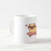 Niedlicher Farb-Mops auf Skateboard Funny Kaffeetasse (Vorderseite Links)
