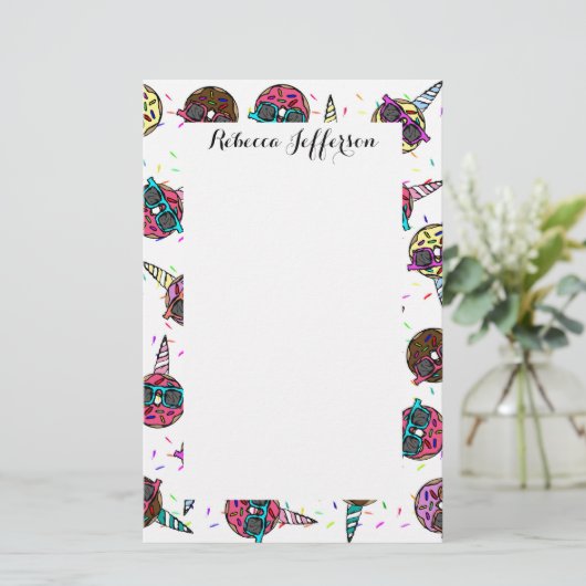 Niedlicher, farbiger Unicorn Donut mit Sonnenbrill Briefpapier (Stehend Vorderseite)