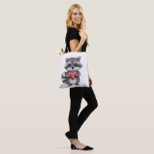 niedlicher, farbiger Wasserfarbenrakkoon mit Herz Tasche (Am Model)