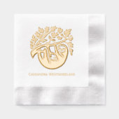 Niedlicher Faulkorb, der sich vom Blätterbaum mit Servietten Mit Folie (Vorderseite)