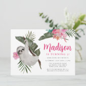 Niedlicher Faultier und Hibiskus Blume Jungle Gebu Einladung (Stehend Vorderseite)