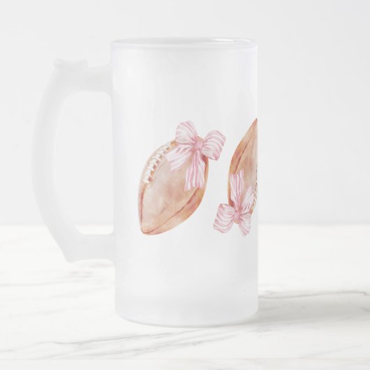 Niedlicher Federfußball Mattglas Bierglas (Links)