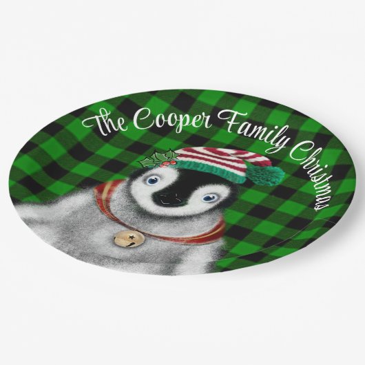 Niedlicher Feiertag Pinguin grün kariert Pappteller (Schrägansicht)