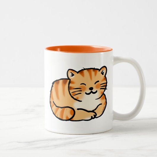 niedlicher flaumiger Ingwer und weiße Katze Zweifarbige Tasse (Rechts)