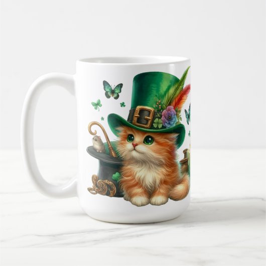 NIEDLICHER FLÜFFY KITTEN IM IRISCHEN HAT KAFFEETASSE (Links)
