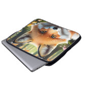 Niedlicher Fox mit einem grünen und rosa Bug Laptopschutzhülle (Vorne Knopf)
