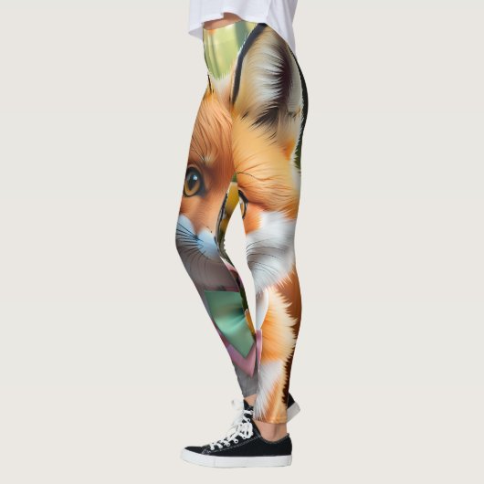 Niedlicher Fox mit einem grünen und rosa Bug Leggings (Links)