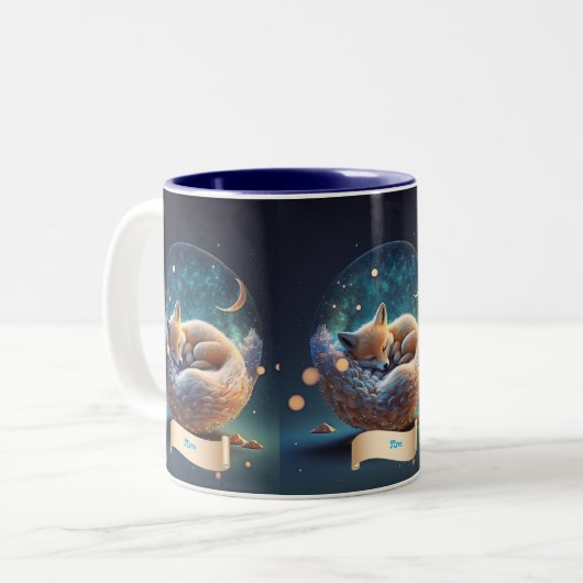 Niedlicher Fox Schlafen in Globe Sterne Moon Perso Zweifarbige Tasse (Vorderseite Links)