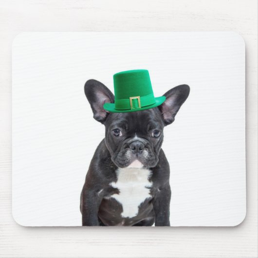 Niedlicher französischer Bulldog mit Hat St. Patri Mousepad (Vorne)