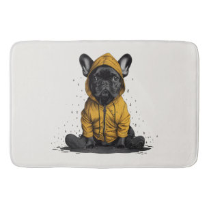 Niedlicher französischer Bulldog mit Regenmantel Badematte