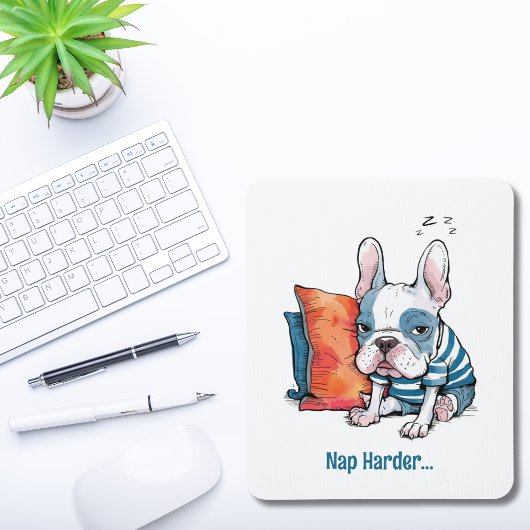 niedlicher französischer Hund, gekleidet, lustig Mousepad