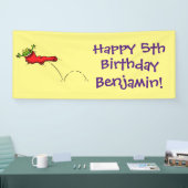 Niedlicher Frosch in einem roten Cartoon Banner (Messe)