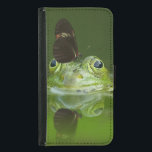 Niedlicher Frosch mit einem Schmetterling auf der  Geldbeutel Hülle Für Das Samsung Galaxy S5<br><div class="desc">Ein niedlicher grüner Frosch sitzt auf seinem Lilienpolster in einem Teich,  sein Gesicht stürzt über die Wasseroberfläche hinaus. Ein seltsamer Schmetterling sitzt auf der Nase. Diese niedlichen Kreaturen sehen aus,  als könnten sie beste Freunde sein</div>