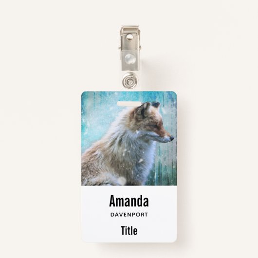 Niedlicher Furry Fox auf Blue Grunge Hintergrund Ausweis (Rückseite mit Klammer)