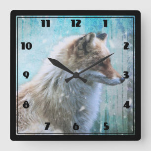 Niedlicher Furry Fox auf Blue Grunge Hintergrund Quadratische Wanduhr