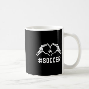 Niedlicher Fußball-Halloween-Skelett Herzsportspor Kaffeetasse