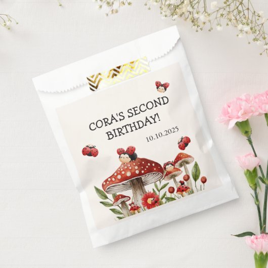 Niedlicher Geburtstag unseres kleinen Ladybug-Mädc Geschenktütchen (Versiegelt)