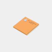 Niedlicher Geist auf Halloween Orange Post-it Klebezettel (angewinkelt)