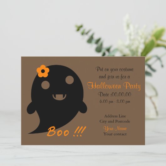 Niedlicher Geist mit Blume und Wort "Boo" Einladung (Stehend Vorderseite)