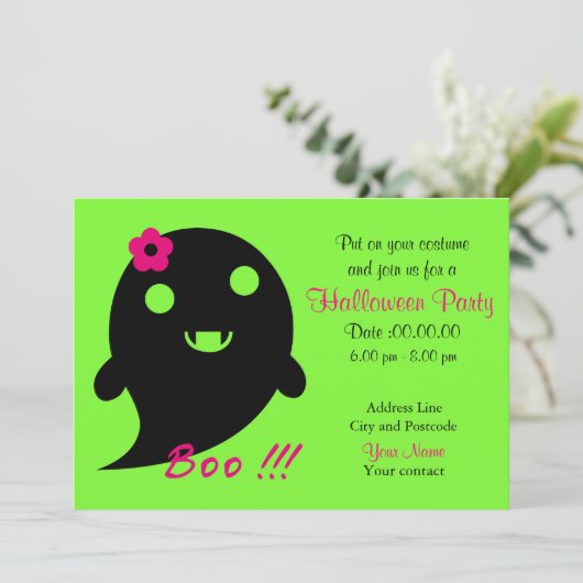 Niedlicher Geist mit Blume und Wort "Boo" Einladung (Stehend Vorderseite)